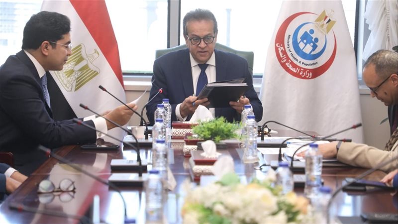 وزير الصحة الدكتور