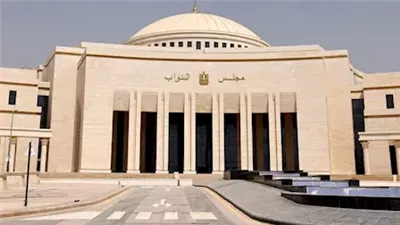 برلماني يحذر من تداعيات إغلاق مضيق هرمز على الاقتصاد المصري  