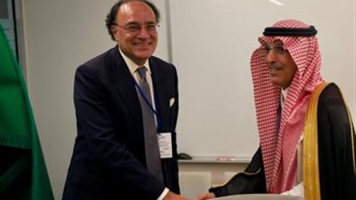 السعودية تضخ 3 مليارات دولار لدعم باكستان وسط أزمة ديون خارجية