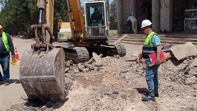 محافظ الغربية يتابع بدء أعمال رفع كفاءة طريق العزيزية– ميت هاشم بسمنود