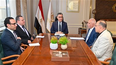 وزير التموين يبحث مع شعبة المواد الغذائية التحديات التشغيلية والتجارية     