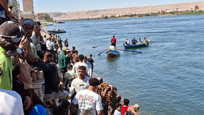 محافظ سوهاج يتفقد المراسي النيلية ويشدد على إجراءات السلامة