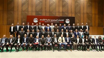 أبوريدة يسلم الشارة الدولية للحكام على هامش تكريم المشاركين في مونديال 2026
