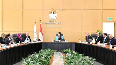 وزيرة الإسكان تتابع تنفيذ مشروعات 