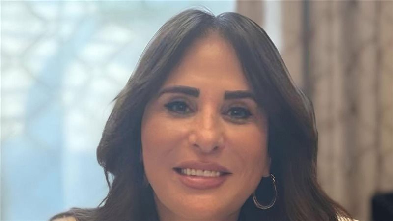 وزيرة الإسكان 