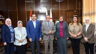 عميد كلية الطب بجامعة أسيوط يستقبل وفد لجنة ترخيص بنوك الدم 