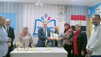 وكيل وزارة التعليم بأسيوط يفتتح معرض 