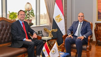 وزير الري يبحث مع سفير إسبانيا تعزيز التعاون في إدارة الموارد المائية