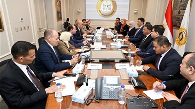  الصناعة والعمل يبحثان سبل تعزيز التعاون بين الوزارتين في المجالات المشتركة