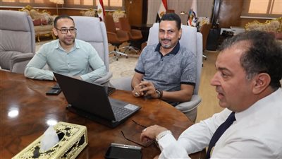رئيس جامعة قنا يتابع اللمسات النهائية لإطلاق تطبيق 