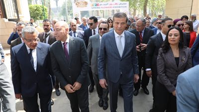 محافظ القاهرة ووزيرا الزراعة والتضامن يفتتحون معرض زهور الربيع في دورته الـ 93
