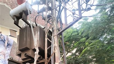اهالي عرب أبو دياب بقليوب بستغيثون بمحافظ القليوبية من محول كهرباءيهدد الأرواح