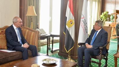 الأعلى للإعلام يستقبل رئيس هيئة الاستعلامات لبحث سبل تنسيق الجهود بينهما