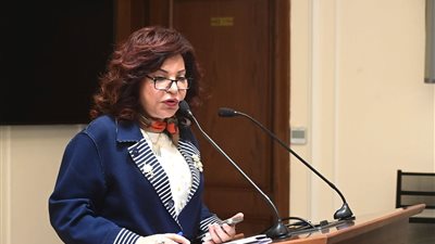 35% من المصانع خارج الخدمة.. آمال عبد الحميد تطالب الحكومة بإنقاذ الصناعة 