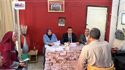 نائب محافظ الفيوم يلتقى 13 حالة ويبحث 33 طلبا بقرية الشيخ فضل