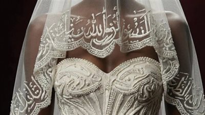 تصميمات ساحرة لمصمم تونسي تحول فساتين الزفاف إلى قصائد عربية