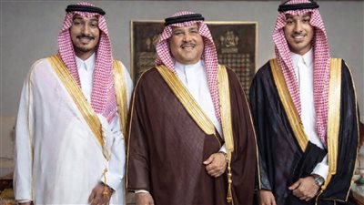 أول صورة لـ محمد عبده ونجله بدر قبيل حفل الزفاف      