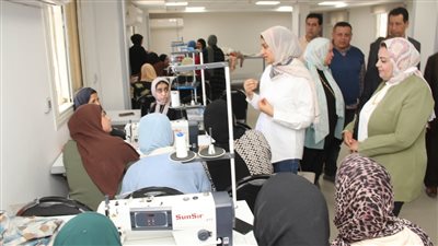 محافظ القليوبية يوجه بدعم المرأة المصرية والتمكين الاقتصادي لها 