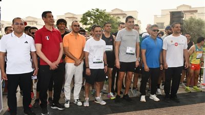 وزير الشباب والرياضة وسفير الإمارات يطلقان شارة البدء لسباق FACE الخيري 