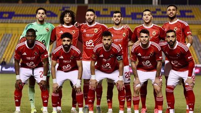نجم الأهلي السابق يظهر في مران الأهلي استعدادًا لمواجهة بيراميدز بدوري نايل
