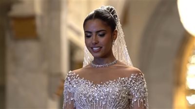 بلمسات مصرية.. تفاصيل إطلالة عهد ابنة المنتج محمد السعدي في زفافها 