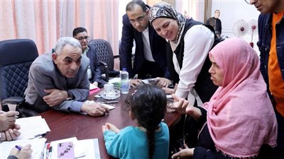 محافظ الإسماعيلية يواصل استقبال المواطنين بديوان عام المحافظة