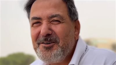 مش مصدق.. خيري رمضان يعبر عن مشاعره بعد حفل زفاف ابنته 