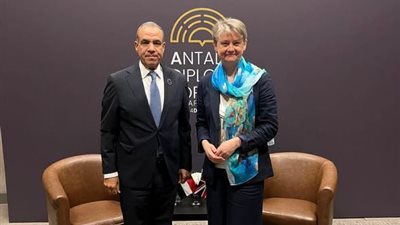 وزير الخارجية ونظيرته البريطانية يبحثان تعزيز العلاقات والتطورات الإقليمية