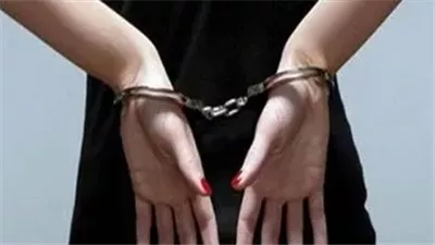 القبض على مديرة تسويق قامت بسرقة مذيعة برنامج باور بنك على قناة الشمس بأكتوبر