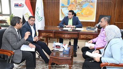 نائب محافظ الفيوم يتابع معدل الأداء بملف 