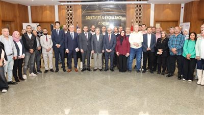 أسامة ربيع ونقيب الصحفيين يشهدان فعاليات افتتاح البرنامج التدريبي للصحفيين
