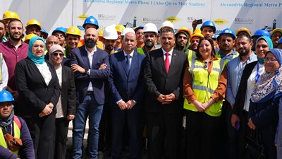 وزير العمل يشدد على السلامة المهنية خلال جولته بمشروع مترو الإسكندرية