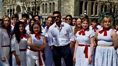 دغدغة في السينمات .. أحمد العوضي يروج لفيلم شمشون ودليلة بهذه الطريقة