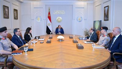 الرئيس السيسي يوجه بوضع جداول زمنية محددة للمشروعات وتذليل عقبات الاستثمار