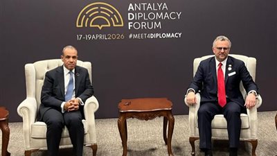 وزير الخارجية يلتقي بكبيري مستشار الرئيس الأمريكي على هامش منتدى أنطاليا 