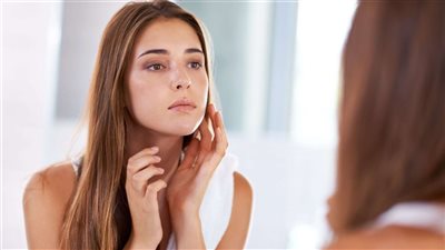 سبب انتفاخ الوجه في الصباح عند الاستيقاظ وأسهل طرق التخلص منه