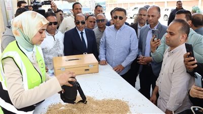 محافظ القليوبية يتفقد منظومة توريد القمح ببنها ويؤكد: توريد 45 طنا حتى أمس