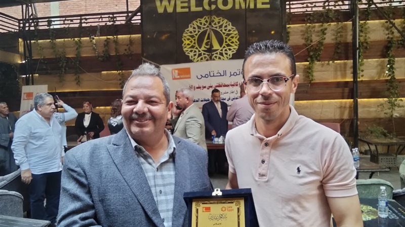 مراسل نيوز رووم أثناء