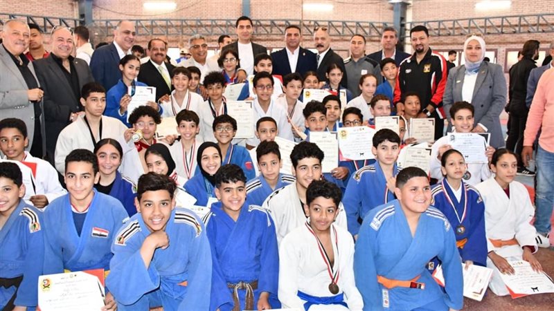 وزير الشباب والرياضة