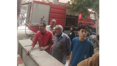 5 إصابات بحالات اختناق في حريق مصنع مفروشات بالمحلة الكبرى