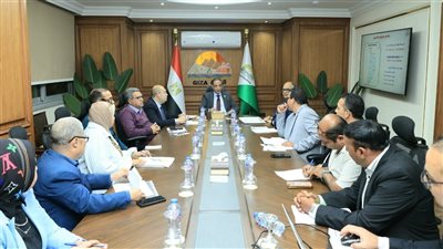 محافظ الجيزة يتابع خطط العمل ونسب إنجاز المشروعات بمركز ومدينة البدرشين
