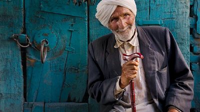 ما حكم التوكيل في الحج لكبير السن؟.. دار الإفتاء تجيب