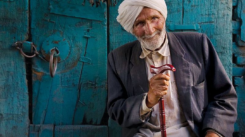 كبير السن-تعبيرية