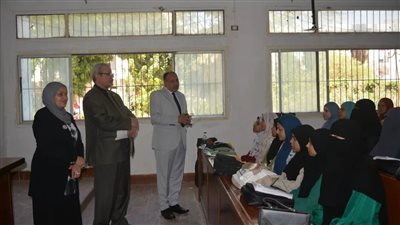 نائب رئيس جامعة الأزهر يتفقد كلية البنات بأسيوط ويشيد بانضباط الدراسة