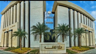 وزيرة الثقافة تشكل لجانًا لضبط الأداء المالي والإداري بقطاعات الوزارة