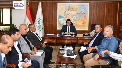 نائب محافظ الفيوم يناقش مشكلات مساكن دمو الجديدة ويوجه بسرعة حلها