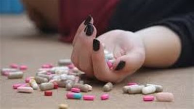 طالبه تتخلص من حياتها بتناول أقراص من عقار كلوزابكس لمرورها بحالة نفسية سيئة 