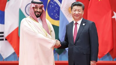 ولي العهد السعودي والرئيس الصيني يشددان على أهمية إبقاء مضيق هرمز مفتوحًا