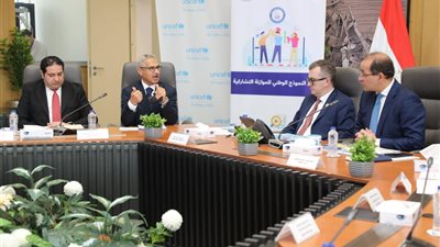 محافظ بني سويف يستعرض مخرجات برنامج الموازنة التشاركية