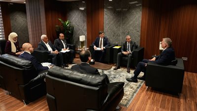 وزير البترول يبحث مع إيني تعزيز التعاون في مشروعات الاستكشاف والإنتاج